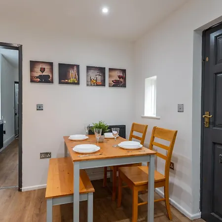 別荘 5 Bed House With Parking Near Station *