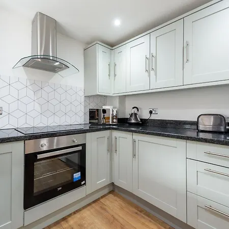 Ferienhaus 5 Bed House With Parking Near Station Workington