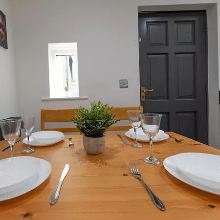 Ferienhaus 5 Bed House With Parking Near Station *